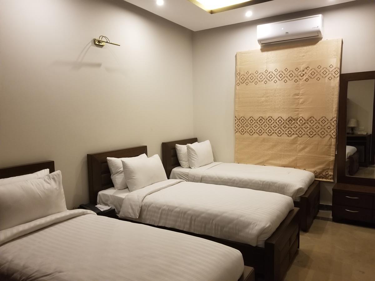 Zifan Hotel & Suites Karaçi Dış mekan fotoğraf